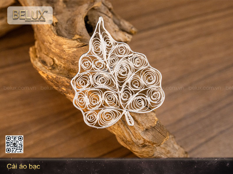 Hoa cài áo bằng bạc mẫu 3